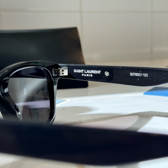 Saint Laurent sunglasses - Picture 4 of 7